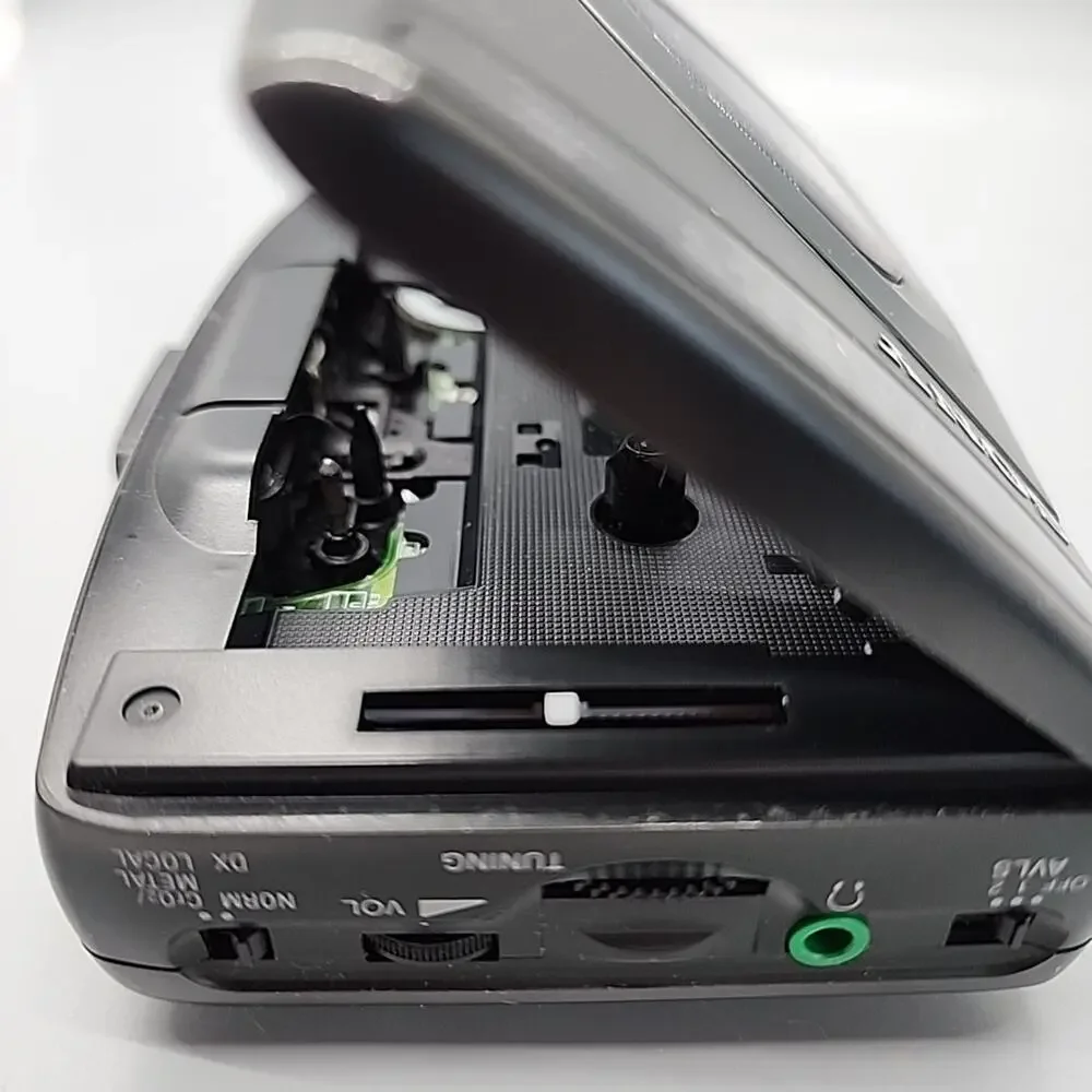 PARTS ONLY‎ Sony Walkman WM-FX21 FM/AM Cassette Player Radio Works